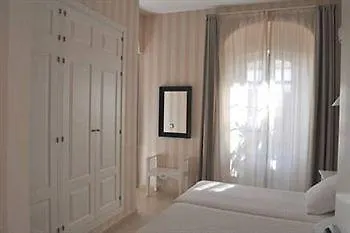 Convento Hotel *