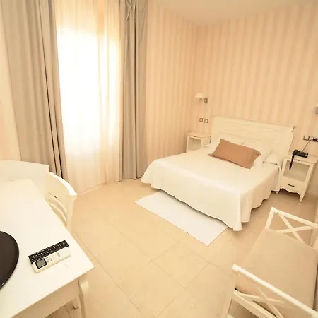 Convento Hotel *